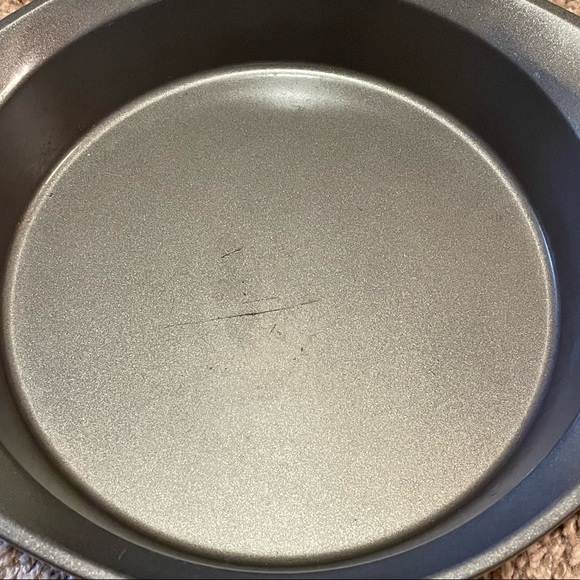 Set Of 2 Rachael Ray Yum-O! Oven Lovin' Round Non-Stick Baking Pan ~ 9 inches - Picture 3 of 5